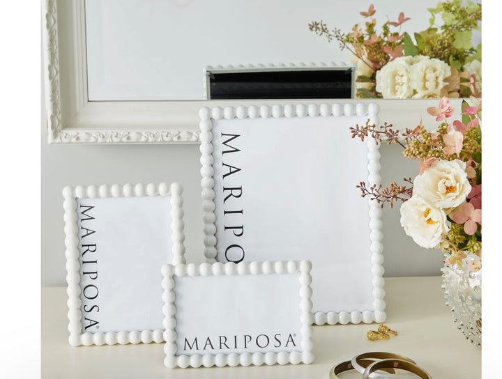 Bauble Frame White or Black 3 sizes