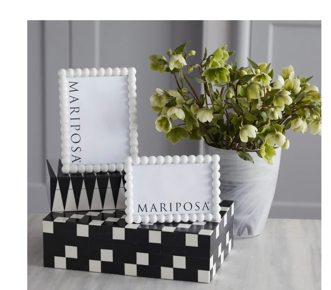 Bauble Frame White or Black 3 sizes