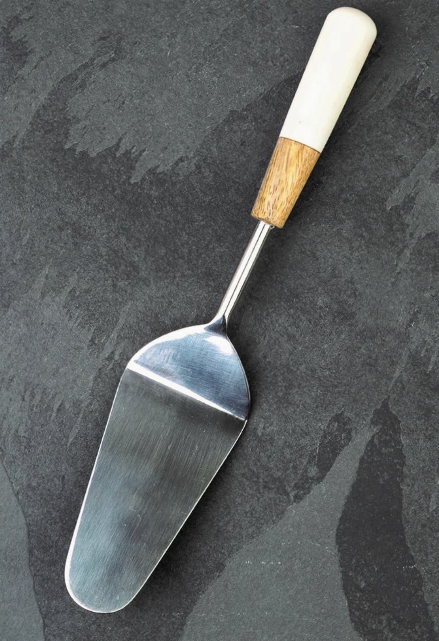 Marble and Wood Pie Server