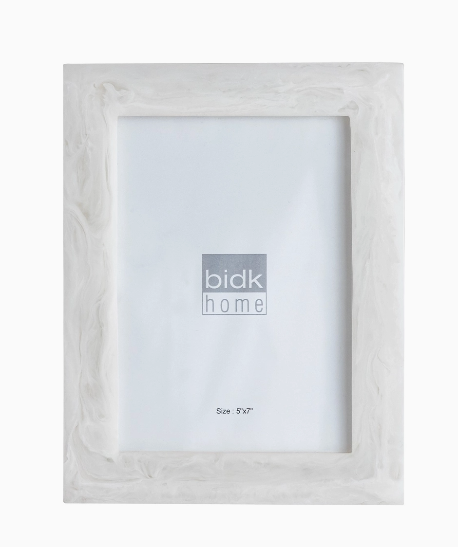 Resin 5 x 7 Frame - Black or White