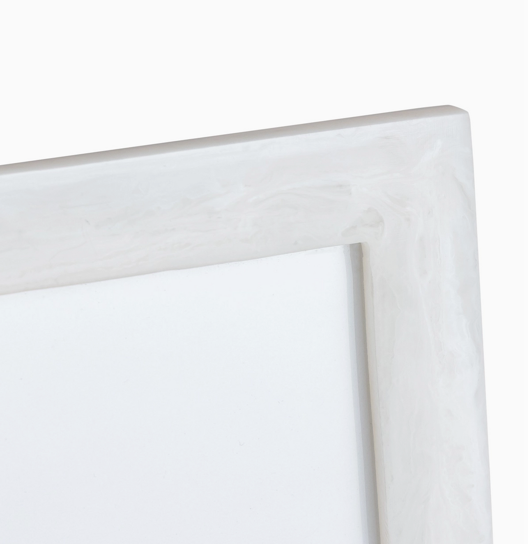Resin 5 x 7 Frame - Black or White