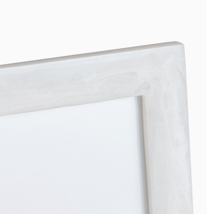 Resin 5 x 7 Frame - Black or White