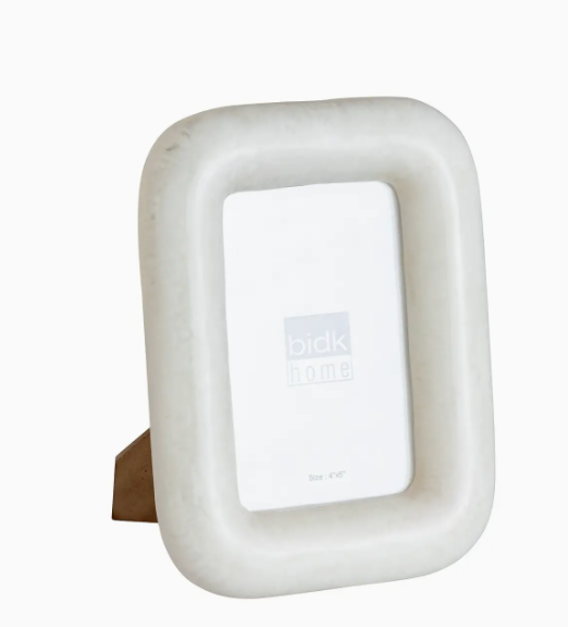 White Rounded Corner Resin 4 x 6  Frame