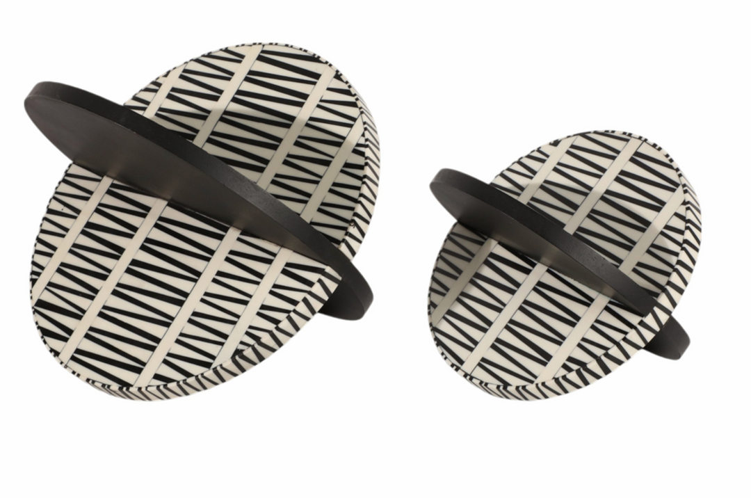 Gobiel Black & White Resin Orbs S/2 7/10"